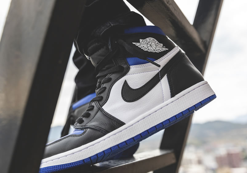 Air Jordan 1 Retro High Og Royal Toe 2020 On Feet Royal Blue Black 555088 041 (3) - www.newkick.vip