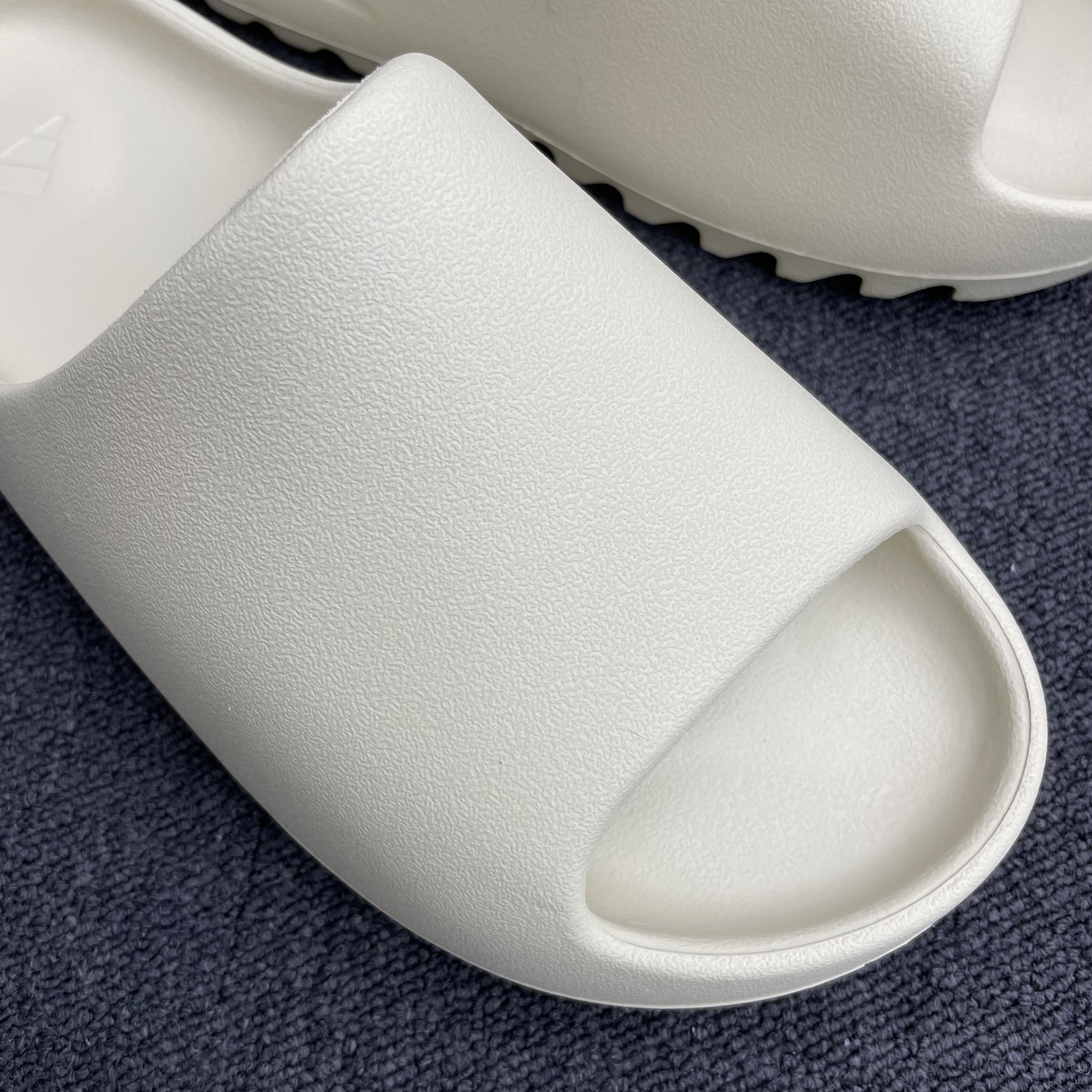 Adidas Yeezy Slide Bone New Wmns Fz5897 (8) - www.newkick.vip Adidas Yeezy Slide Bone New Wmns Fz5897 (8) - www.newkick.vip
