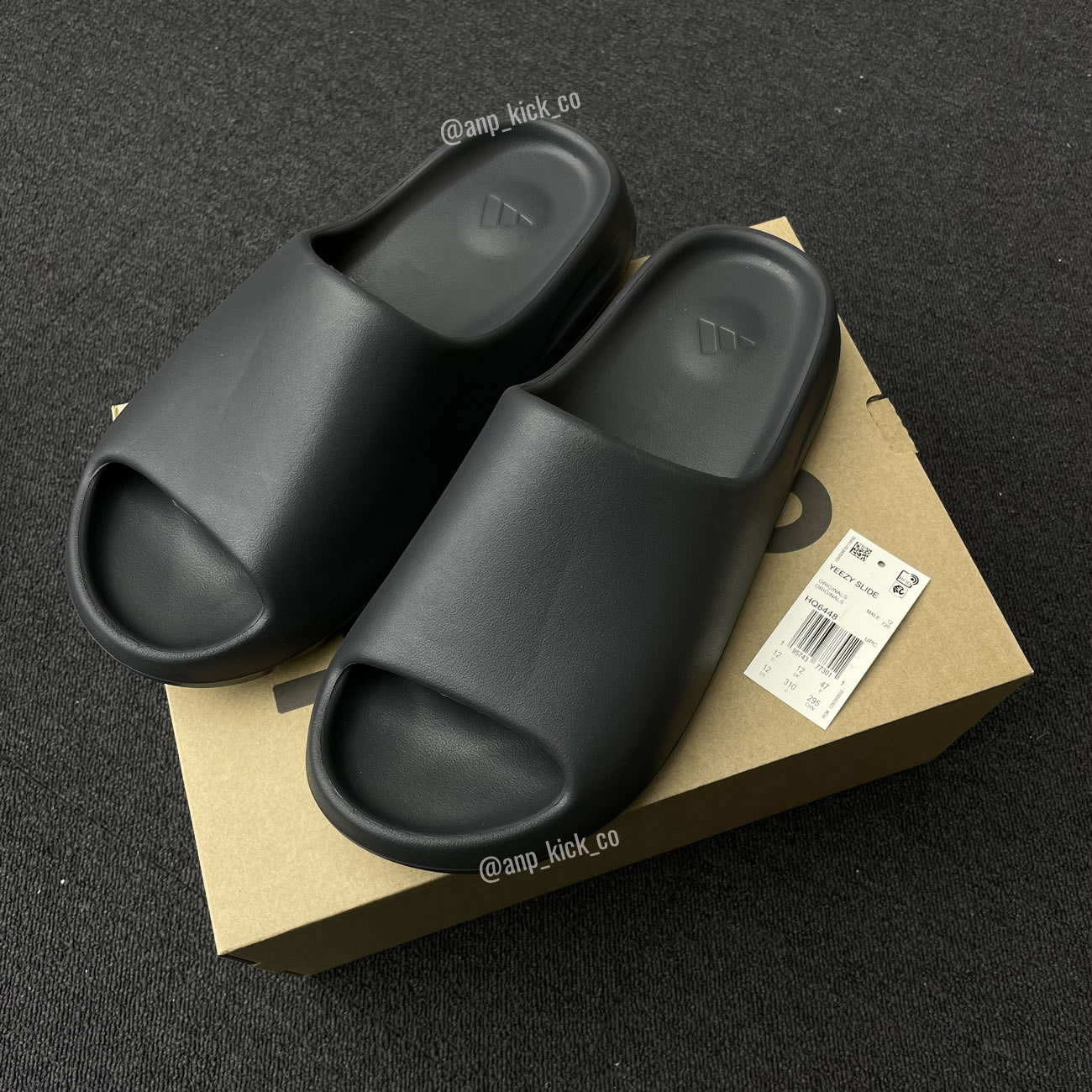 Adidas Yeezy Slider Onyx Black Anpkick Hq6448 (1) - www.newkick.vip Adidas Yeezy Slider Onyx Black Anpkick Hq6448 (1) - www.newkick.vip