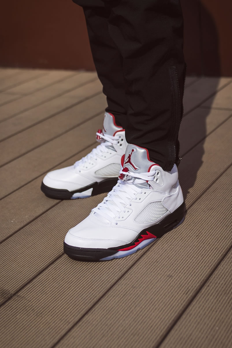 Air Jordan 5 Fire Red 3m 2020 Silver Tongue Da1911 102 On Feet (1) - www.newkick.vip