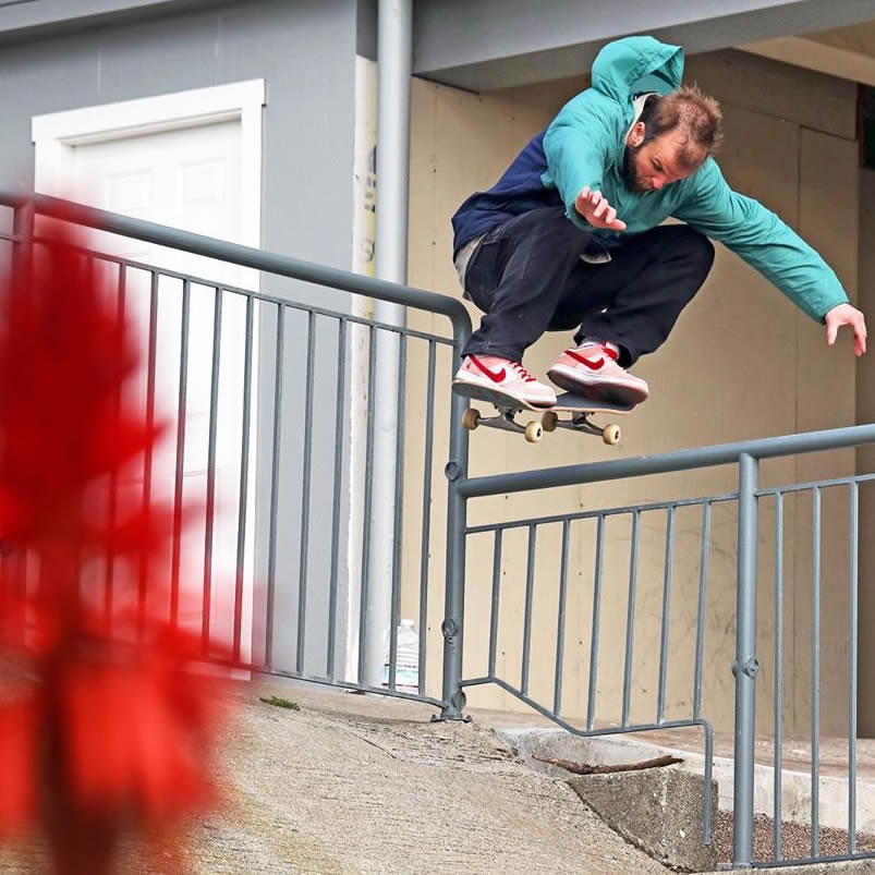 Strangelove Nike Sb Dunk Low On Feet Pink Ct2552 800 (2) - www.newkick.vip