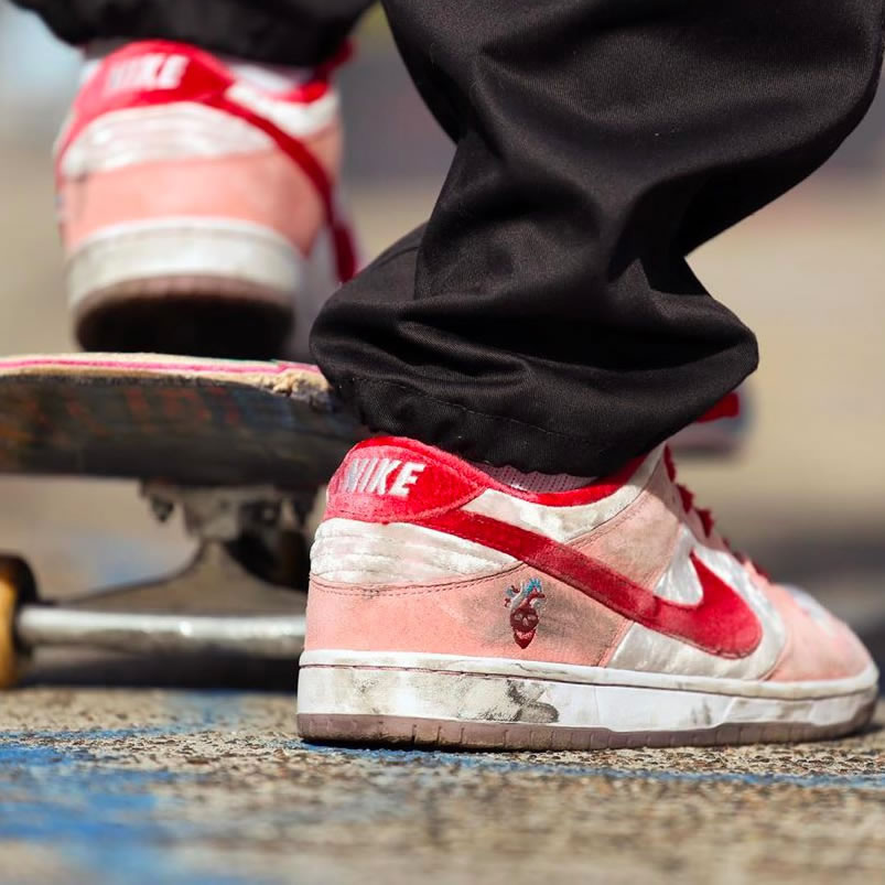 Strangelove Nike Sb Dunk Low On Feet Pink Ct2552 800 (3) - www.newkick.vip