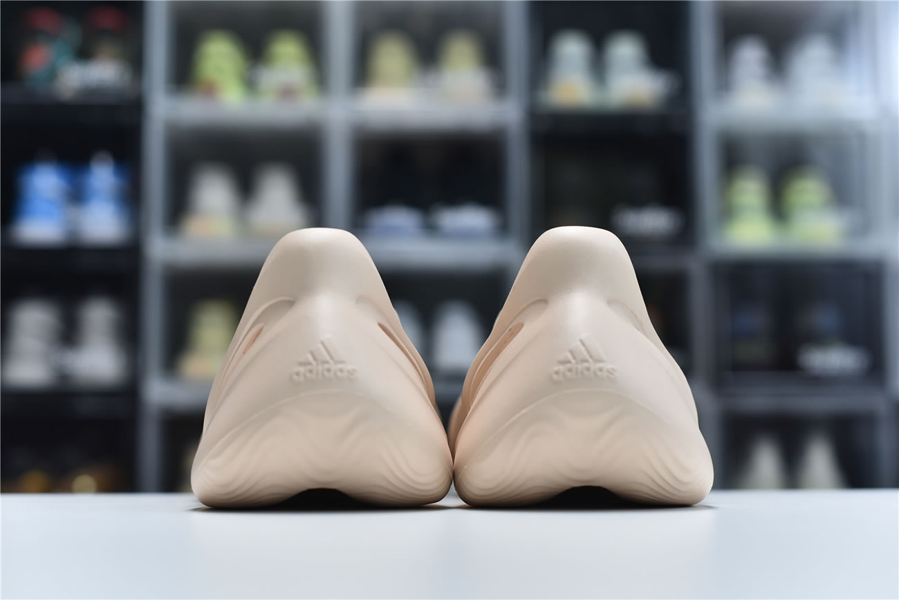 Adidas Yeezy Crocs Clog Foam Runner Colors Beige (5) - www.newkick.vip