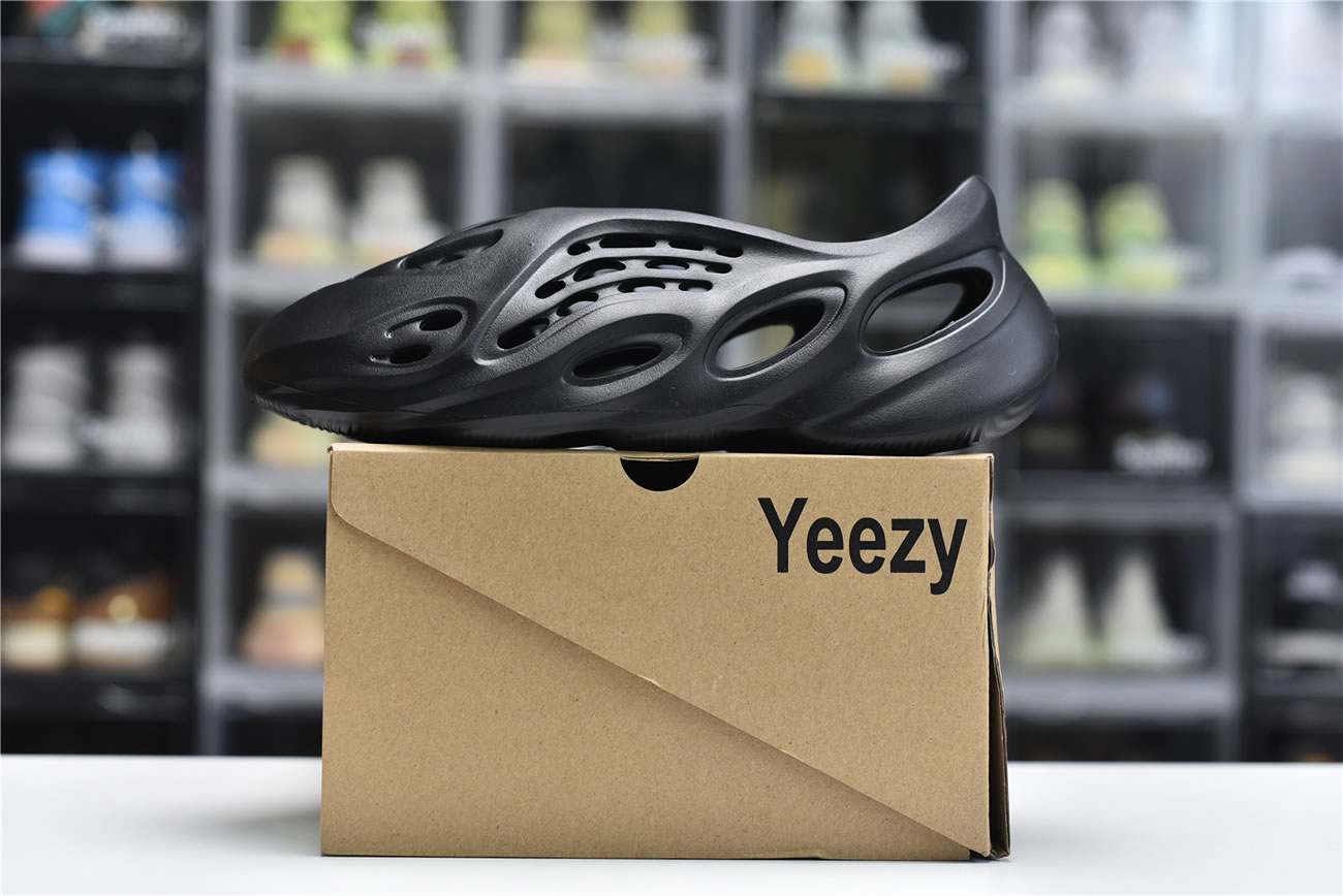 Adidas Yeezy Crocs Clog Foam Runner Colors Black (7) - www.newkick.vip