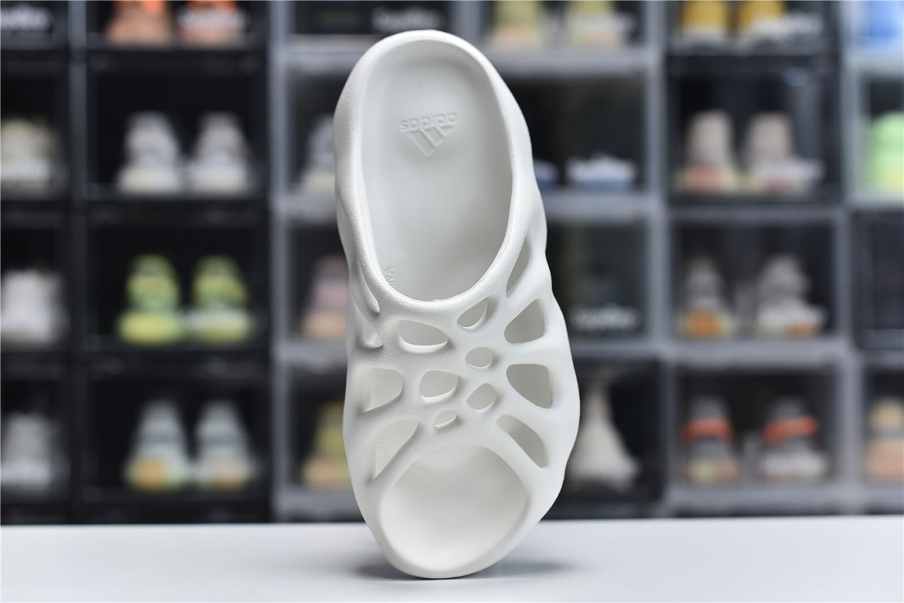 Adidas Yeezy Crocs Clog Slipper White (4) - www.newkick.vip