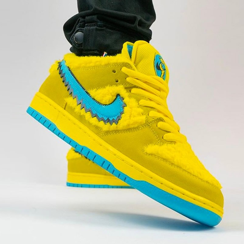 Grateful Dead Bears Nike Sb Dunk Low Yellow Bear On Feet Cj5378 700 (2) - www.newkick.vip