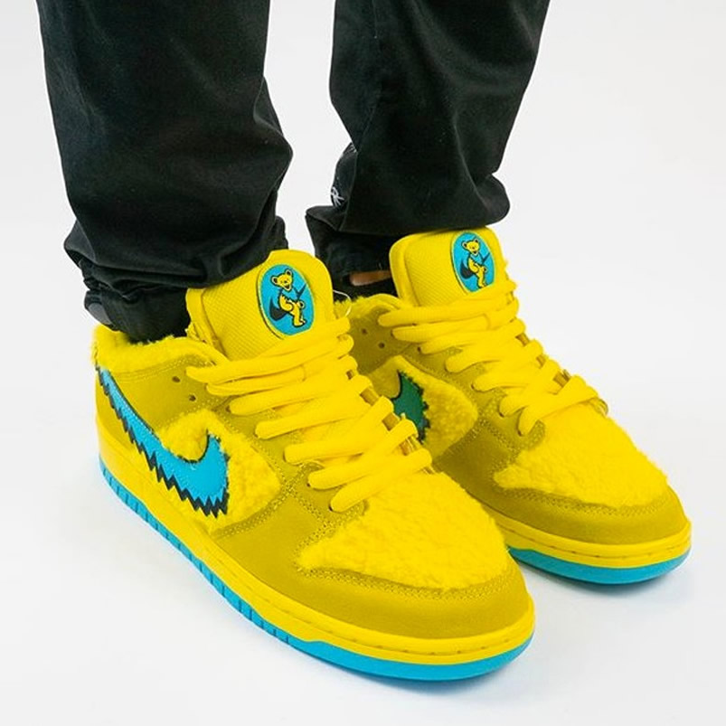 Grateful Dead Bears Nike Sb Dunk Low Yellow Bear On Feet Cj5378 700 (3) - www.newkick.vip