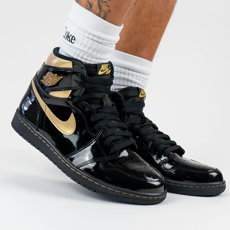 Air Jordan 1 High Og Black Gold Patent Leather New Release Date 555088 032 (4) - www.newkick.vip Air Jordan 1 High Og Black Gold Patent Leather New Release Date 555088 032 (4) - www.newkick.vip