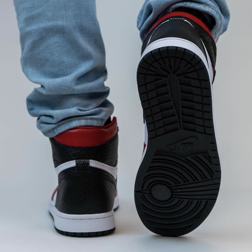 Air Jordan 1 Retro High Og Satin Snake On Feet Cd0461 601 (8) - www.newkick.vip