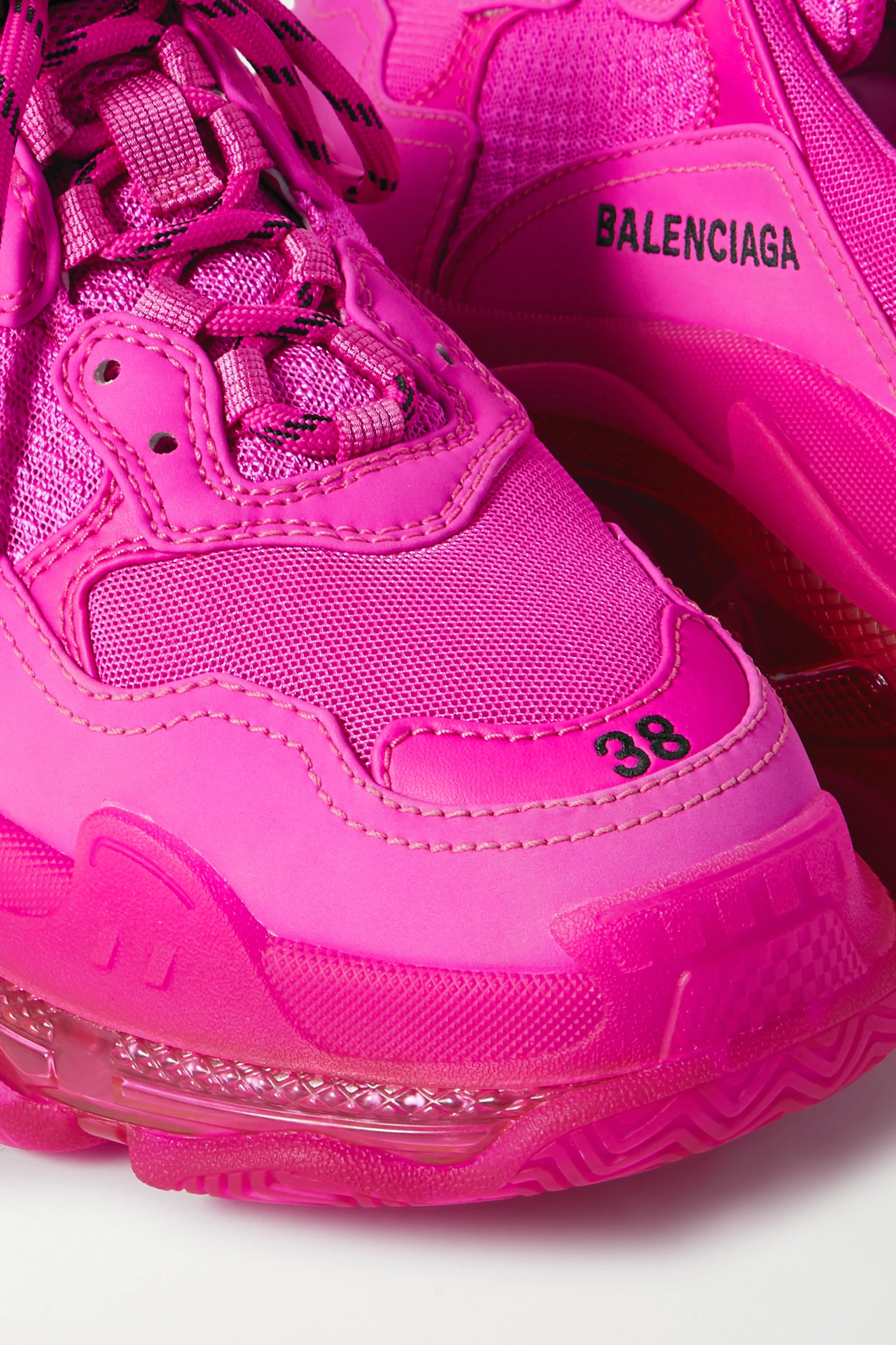 Balenciaga Triple S Pink Clear Sole Logo Embroidered Foam Mesh Sneakers (3) - www.newkick.vip Balenciaga Triple S Pink Clear Sole Logo Embroidered Foam Mesh Sneakers (3) - www.newkick.vip
