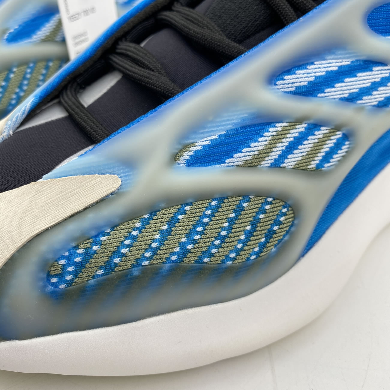 Adidas Yeezy 700 V3 Arazre G54850 New Release Date For Sale (7) - www.newkick.vip Adidas Yeezy 700 V3 Arazre G54850 New Release Date For Sale (7) - www.newkick.vip
