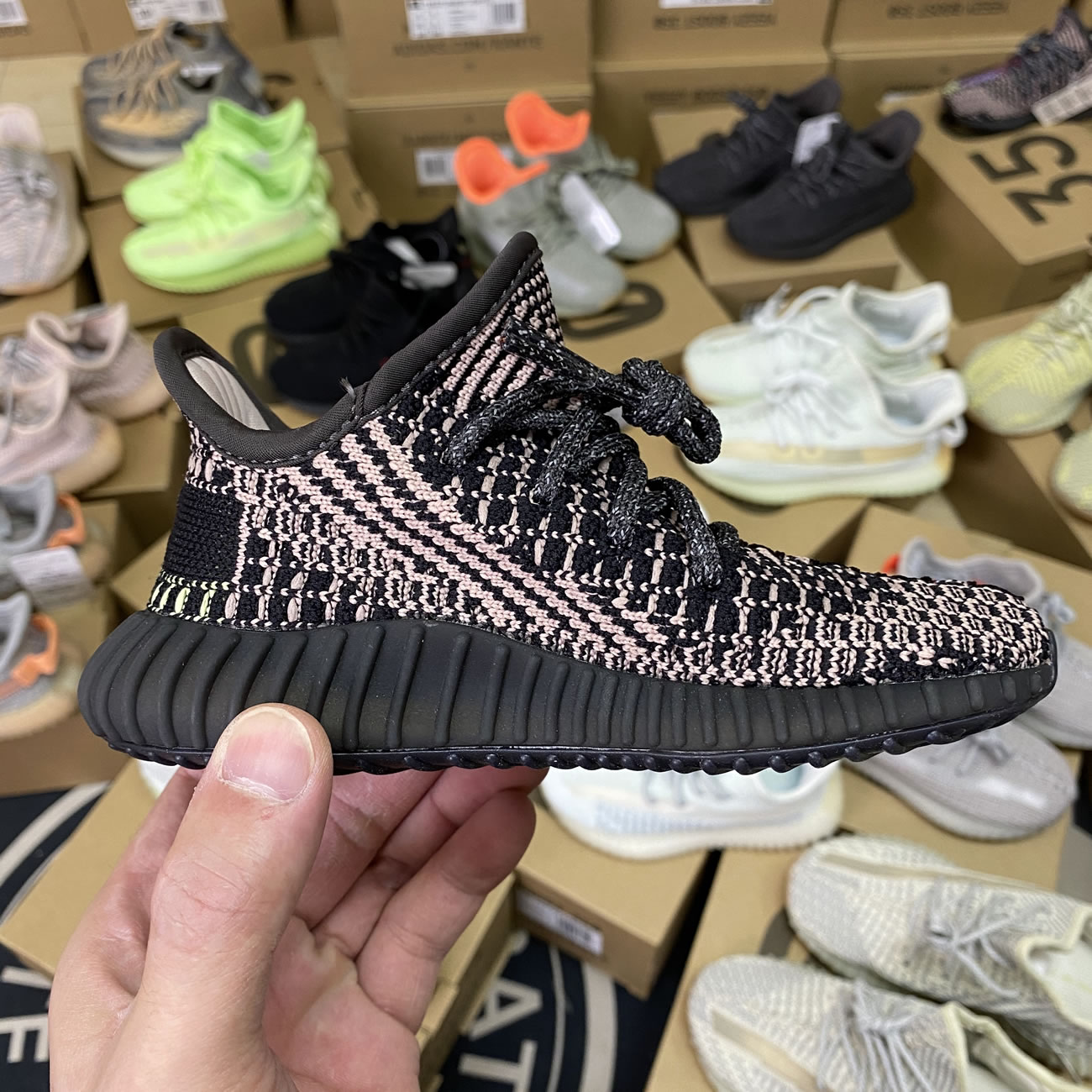 Adidas Yeezy Kids (28) - www.newkick.vip Adidas Yeezy Kids (28) - www.newkick.vip