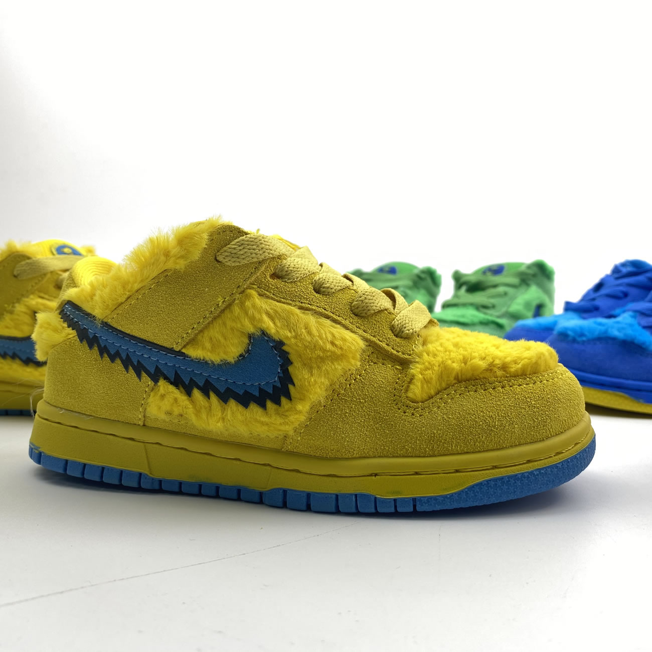 Kids Childrens Grateful Dead Bears Nike Sb Dunk Low Yellow Pink Orange Blue Green Release For Sale (6) - www.newkick.vip Kids Childrens Grateful Dead Bears Nike Sb Dunk Low Yellow Pink Orange Blue Green Release For Sale (6) - www.newkick.vip