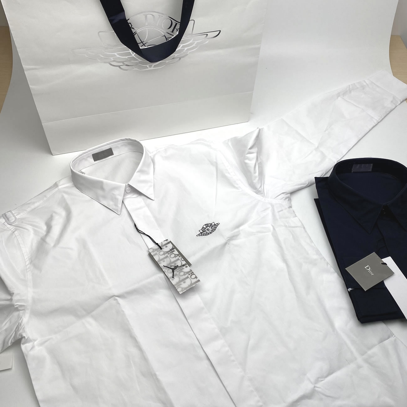 Dior Air Jordan T Shirt White Black S 2xl (10) - www.newkick.vip Dior Air Jordan T Shirt White Black S 2xl (10) - www.newkick.vip