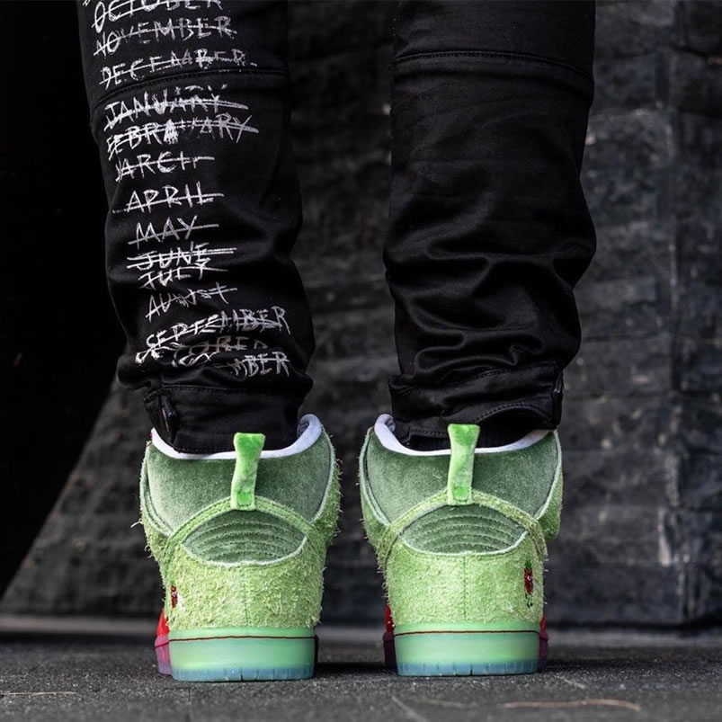 Nike Sb Dunk High Strawberry Cough On Feet Cw7093 600 (5) - www.newkick.vip