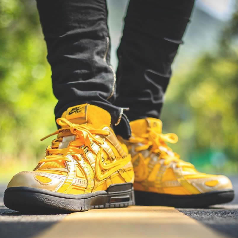 Off White Nike Air Rubber Dunk University Gold Release Date On Feet Cu6015 700 (1) - www.newkick.vip