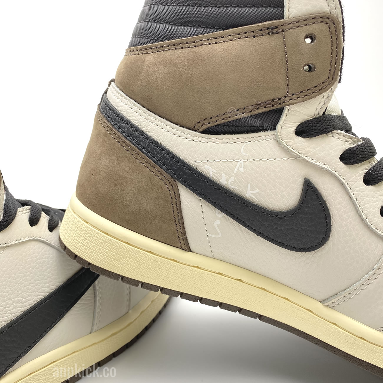 Travis Scott Air Jordan 1 Retro High Sample 2.0 Brown Cactus Jack Anpkick First Look (10) - www.newkick.vip Travis Scott Air Jordan 1 Retro High Sample 2.0 Brown Cactus Jack Anpkick First Look (10) - www.newkick.vip