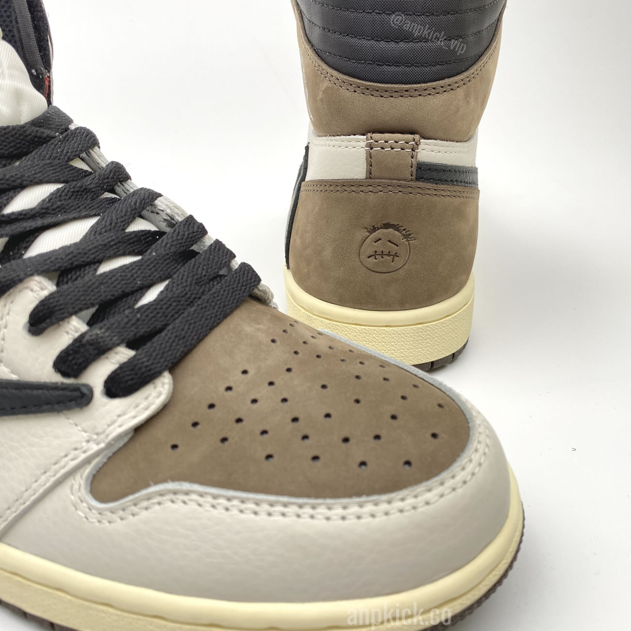 Travis Scott Air Jordan 1 Retro High Sample 2.0 Brown Cactus Jack Anpkick First Look (8) - www.newkick.vip Travis Scott Air Jordan 1 Retro High Sample 2.0 Brown Cactus Jack Anpkick First Look (8) - www.newkick.vip