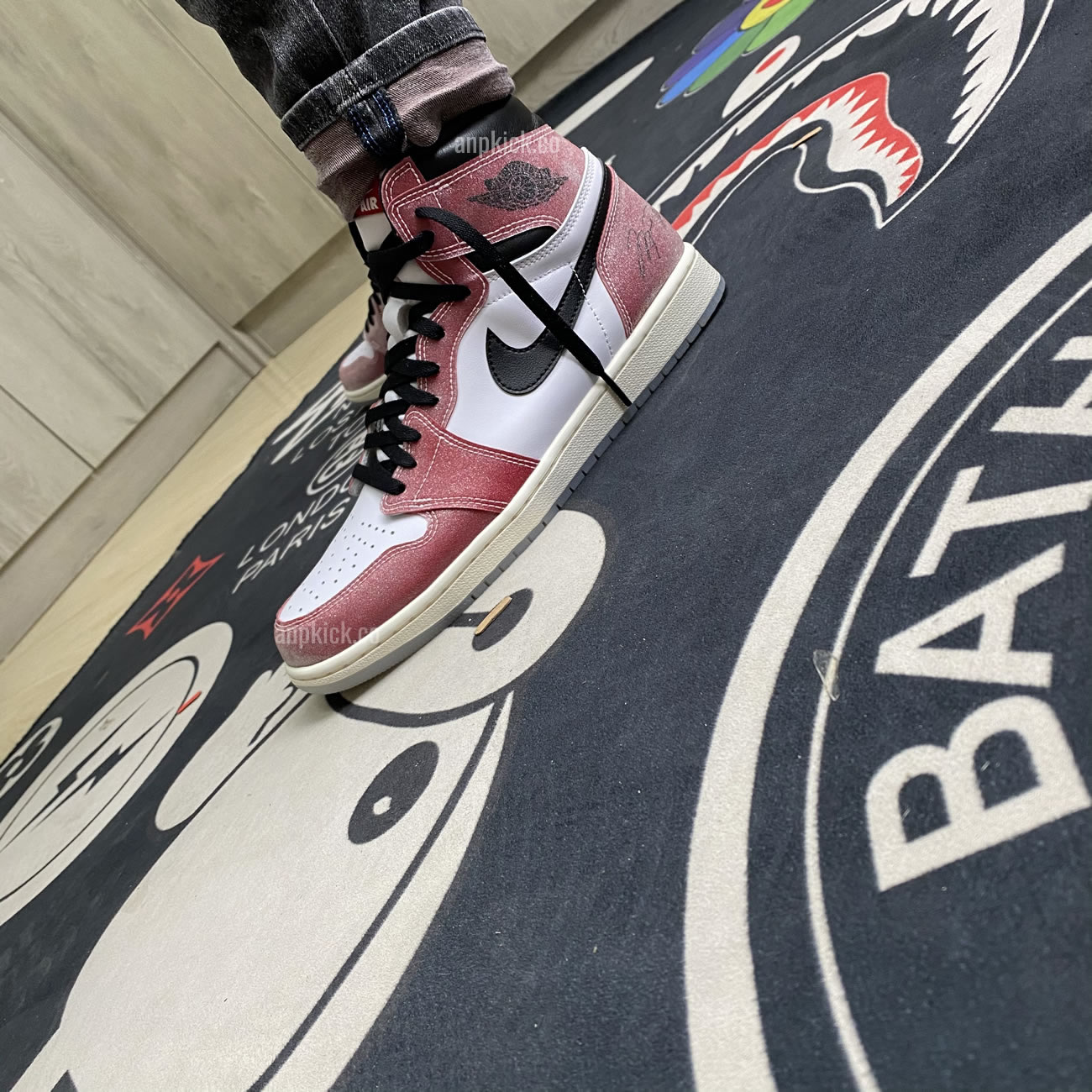 Anpkick Trophy Room Air Jordan 1 High Og Sp Chicago First Look Da2728 100 (1) - www.newkick.vip Anpkick Trophy Room Air Jordan 1 High Og Sp Chicago First Look Da2728 100 (1) - www.newkick.vip