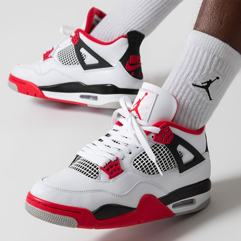 Air Jordan 4 Retro Og Fire Red 2020 On Feet Dc7770 160 (1) - www.newkick.vip