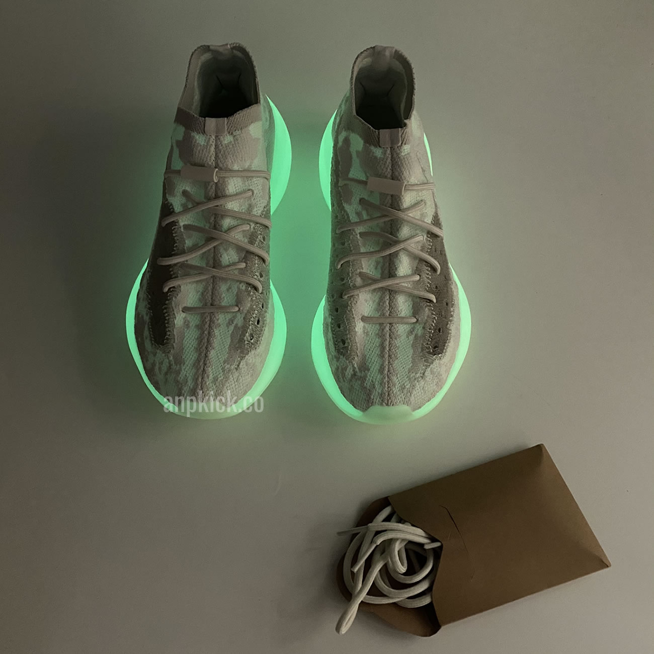 Adidas Yeezy Boost 380 Calcite Glow In The Dark Gz8668 (1) - www.newkick.vip