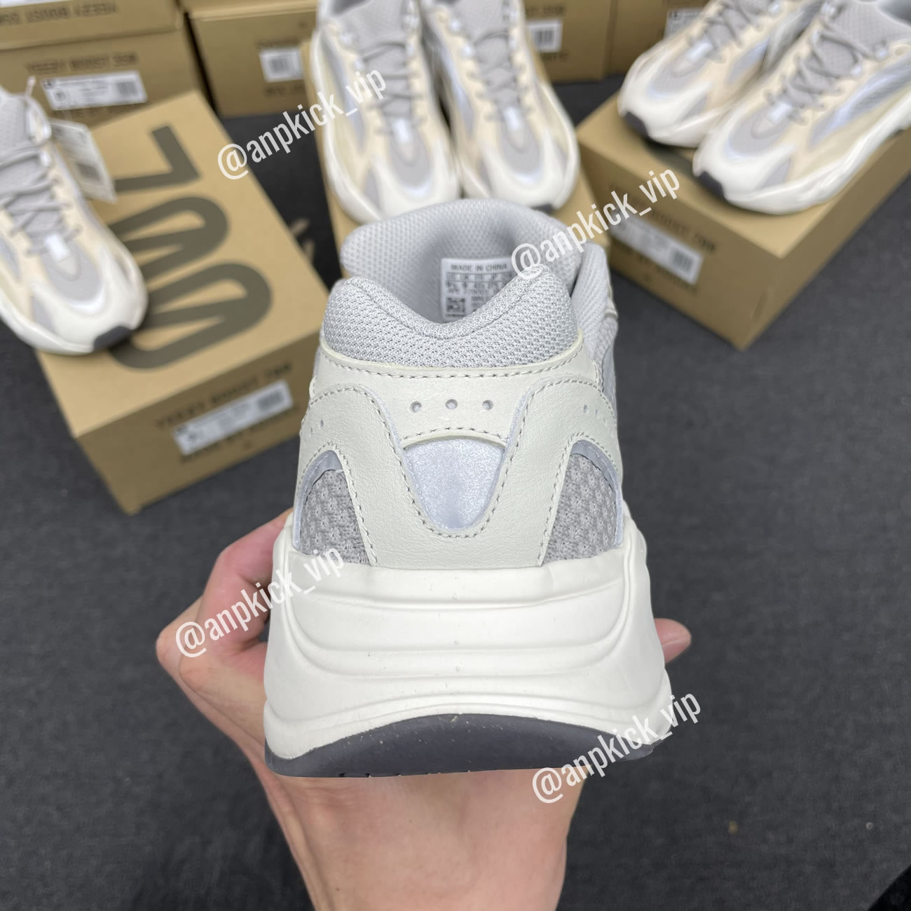 Adidas Yeezy Boost 700 V2 Cream Gy7924 (11) - www.newkick.vip