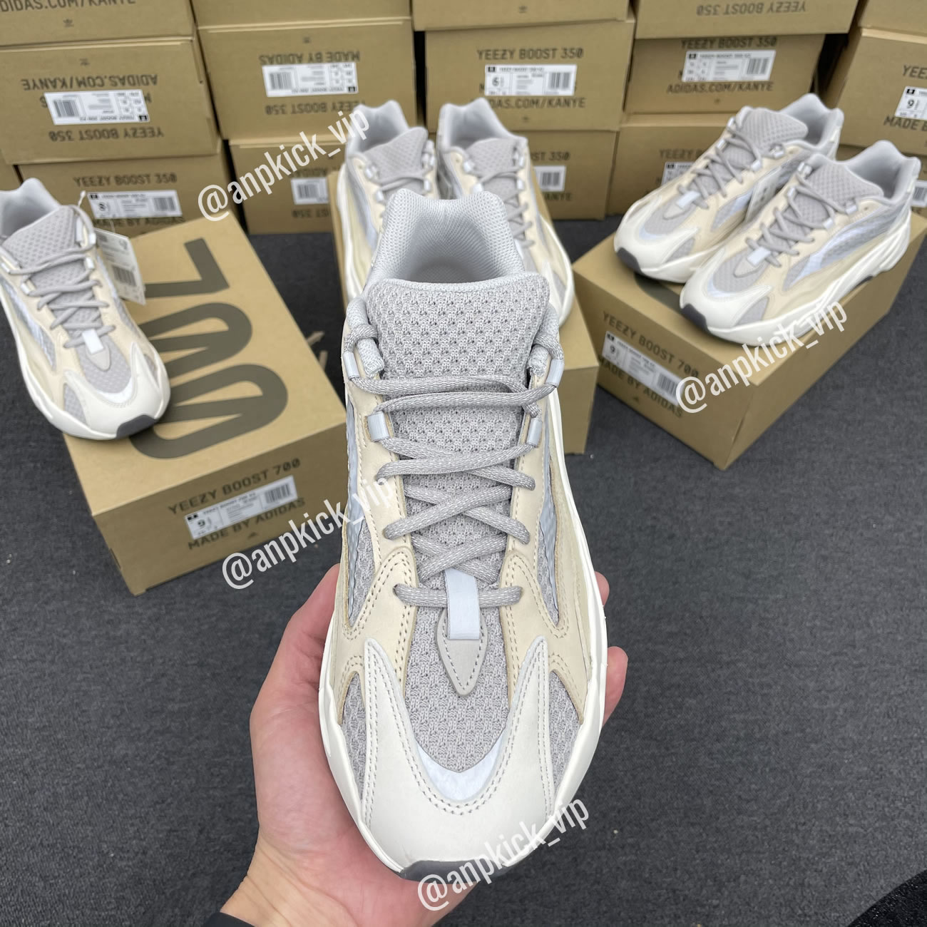 Adidas Yeezy Boost 700 V2 Cream Gy7924 (9) - www.newkick.vip