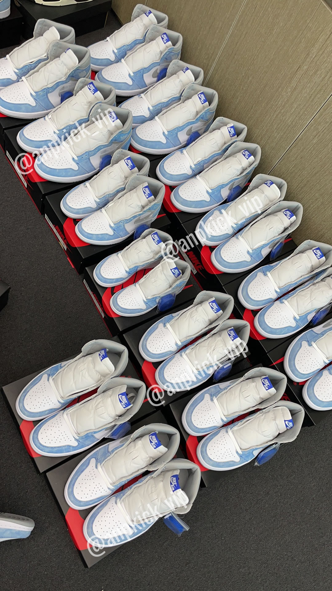 Air Jordan 1 Retro High Og Hyper Royal Anpkick Mens 555088 402 Gs 575441 402 (1) - www.newkick.vip