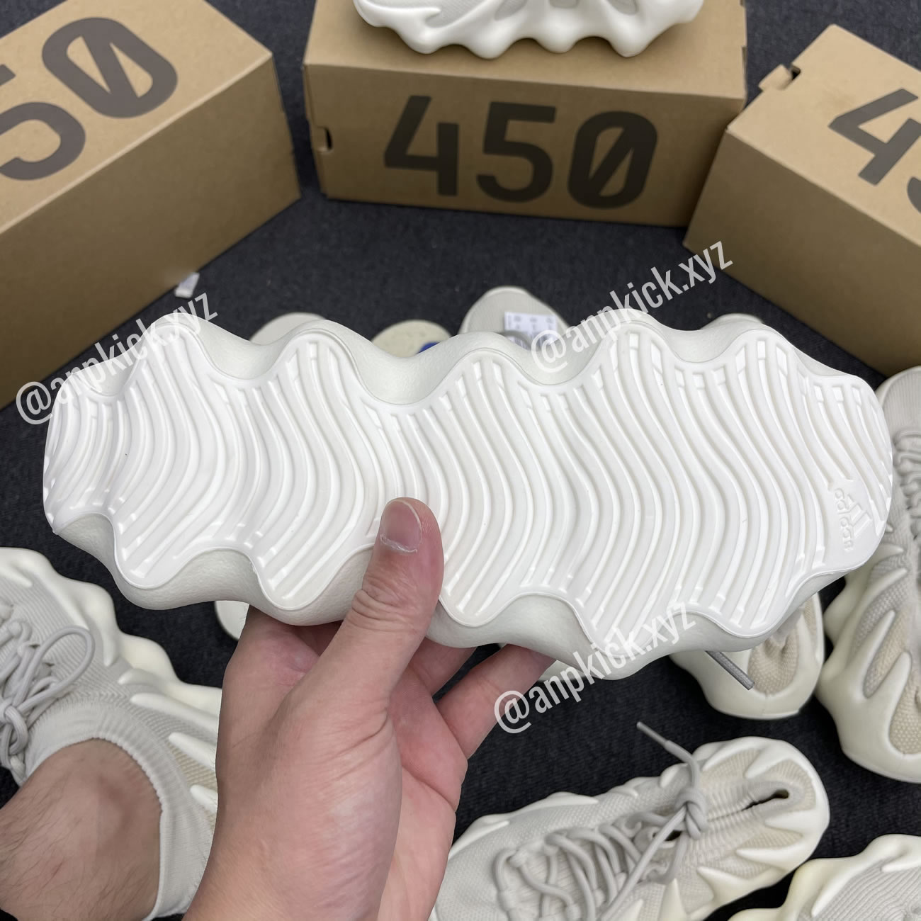 Adidas Yeezy 450 Cloud White Anpkick H68038 (5) - www.newkick.vip Adidas Yeezy 450 Cloud White Anpkick H68038 (5) - www.newkick.vip
