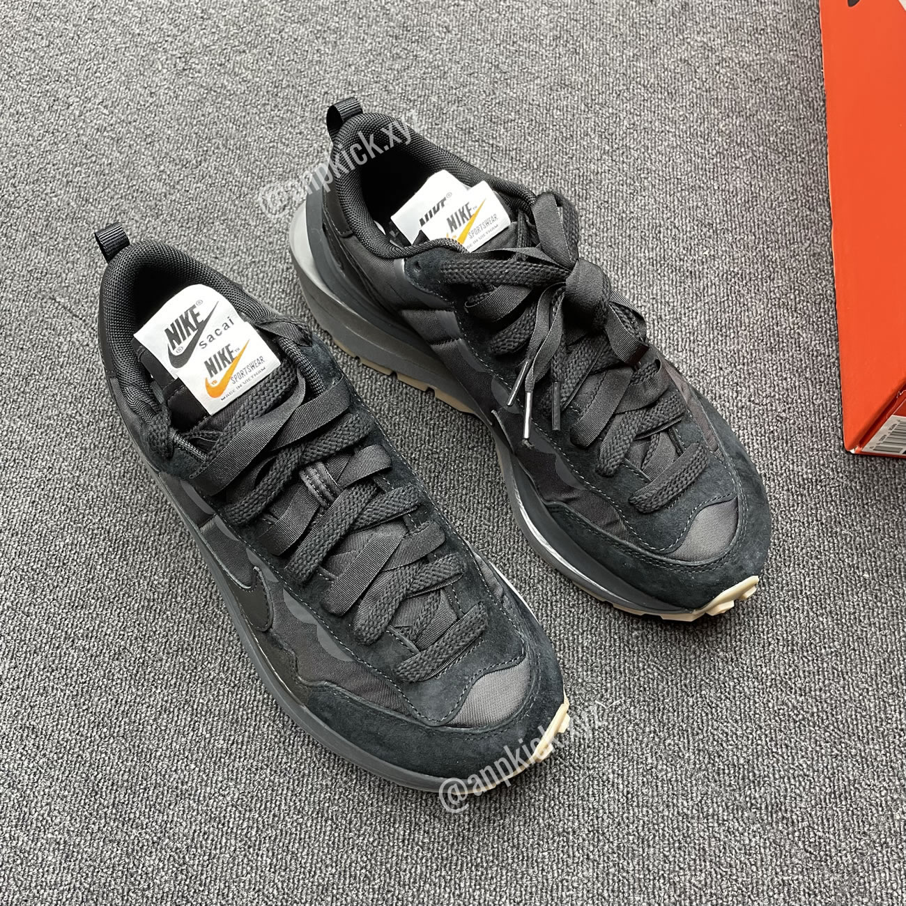 Anpkick Sacai Nike Vaporwaffle Black Gum Dd1875 001 (3) - www.newkick.vip