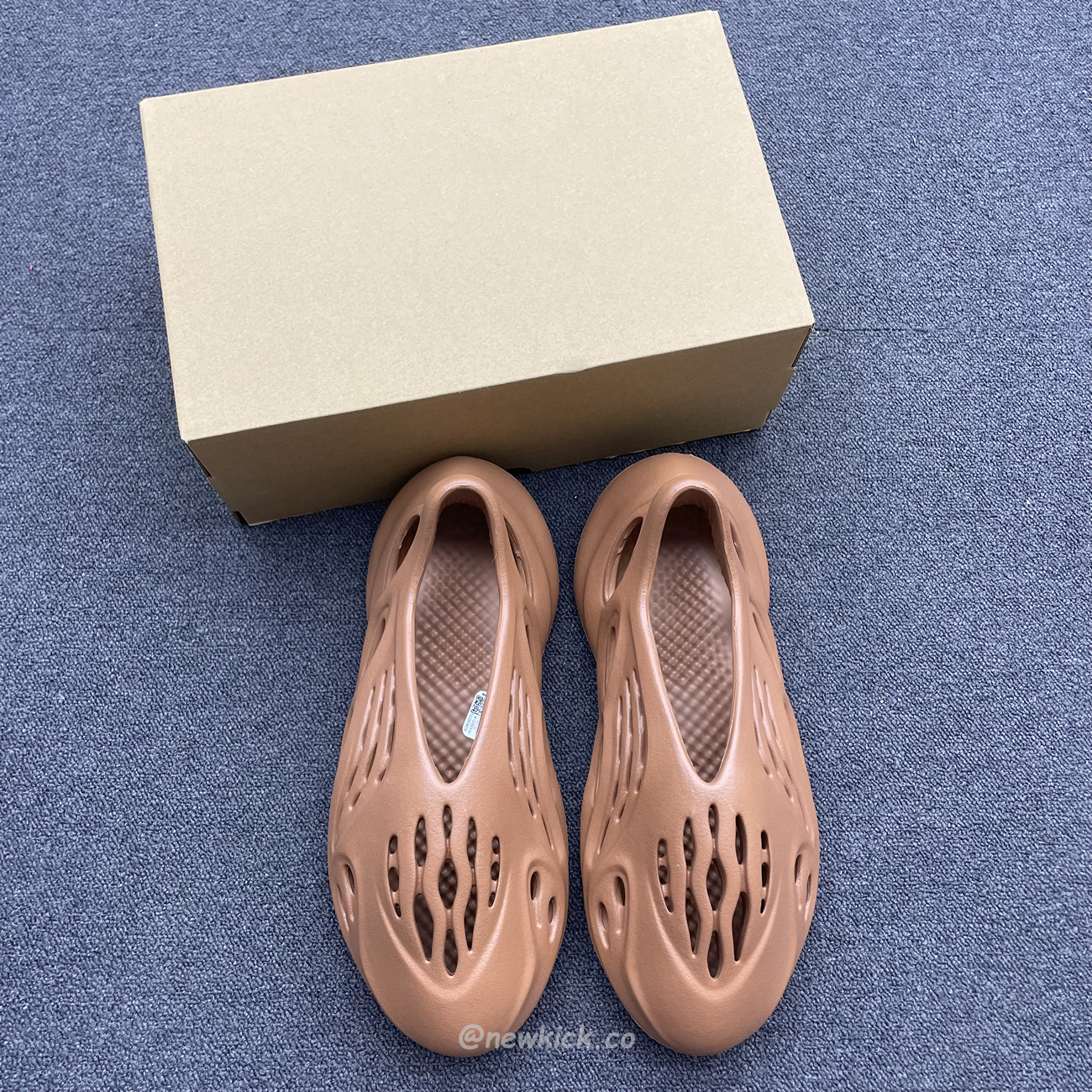 Adidas Yeezy Foam Rnnr Flax Hp5335 (4) - www.newkick.vip Adidas Yeezy Foam Rnnr Flax Hp5335 (4) - www.newkick.vip