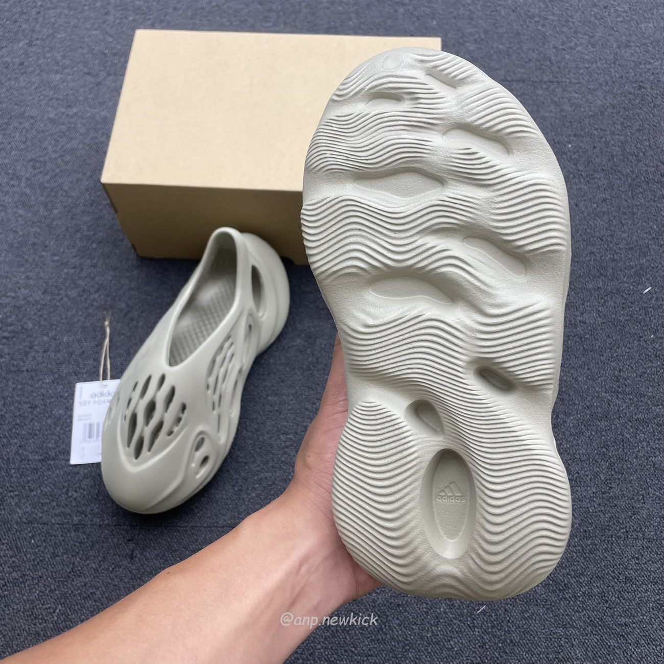 Adidas Yeezy Foam Rnr Stone Salt Gv6840 (3) - www.newkick.vip Adidas Yeezy Foam Rnr Stone Salt Gv6840 (3) - www.newkick.vip