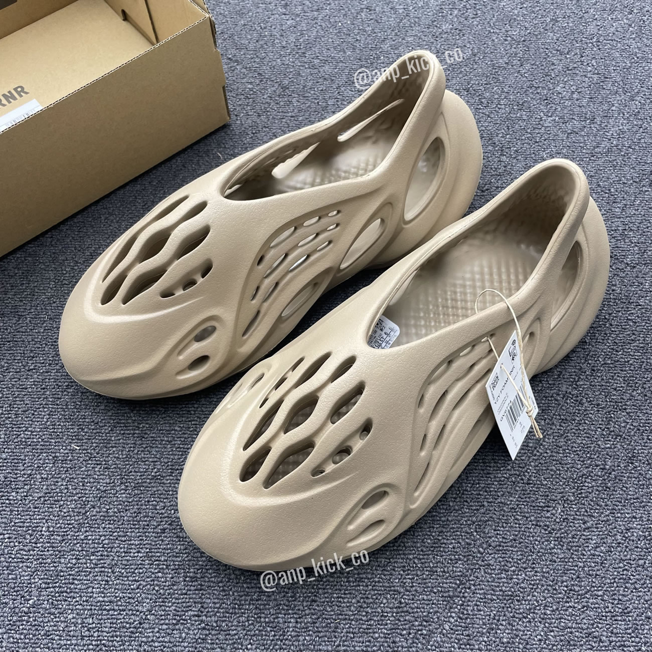 Adidas Yeezy Foam Runner Mist Anpkick Gv6774 (1) - www.newkick.vip Adidas Yeezy Foam Runner Mist Anpkick Gv6774 (1) - www.newkick.vip
