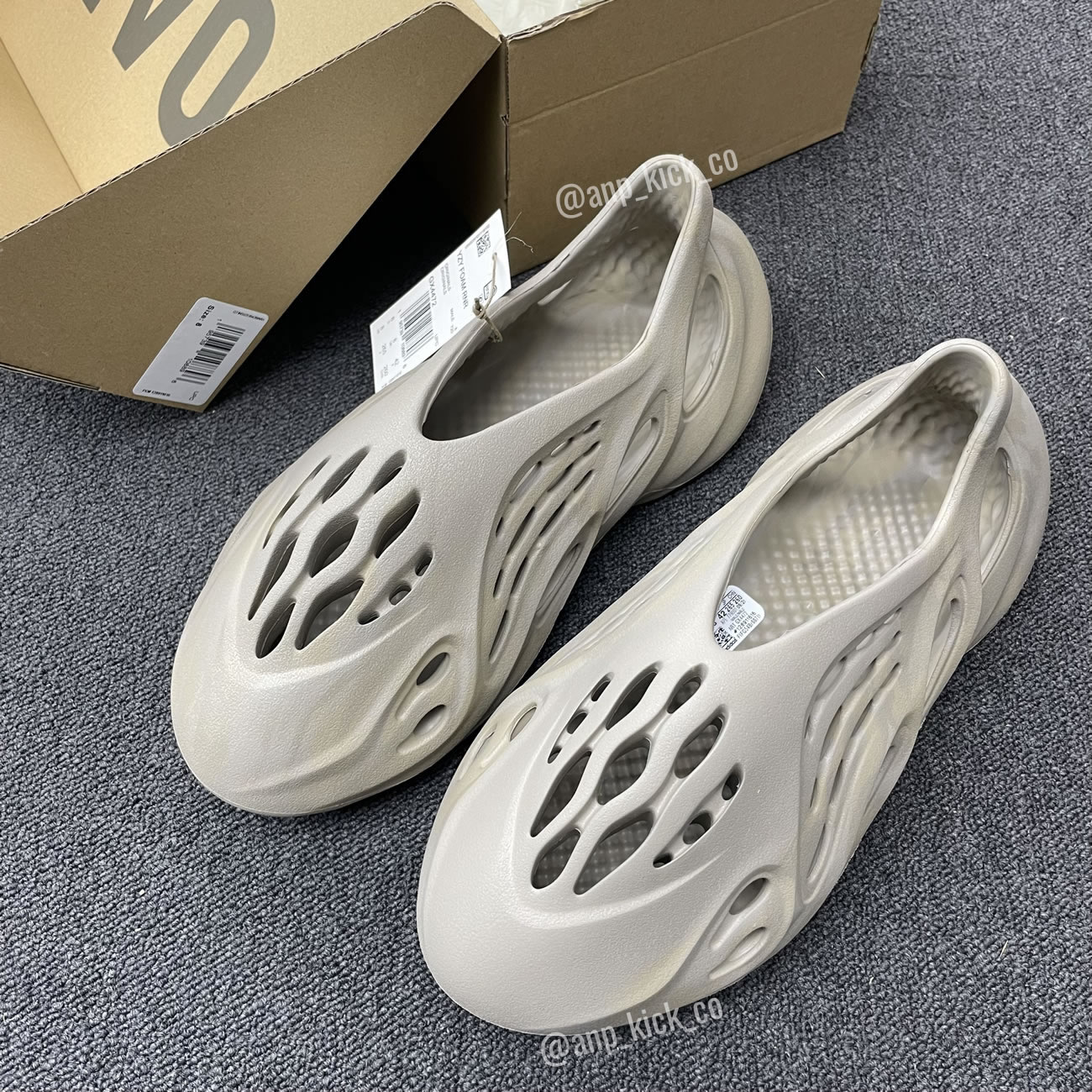 Adidas Yeezy Foam Runner Stone Sage Anpkick Gx4472 (1) - www.newkick.vip Adidas Yeezy Foam Runner Stone Sage Anpkick Gx4472 (1) - www.newkick.vip