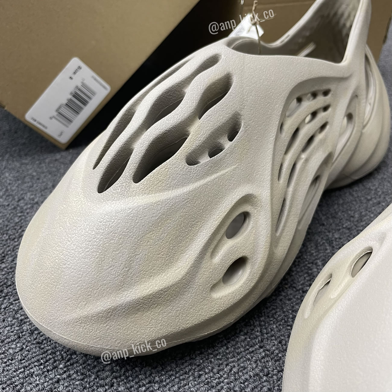 Adidas Yeezy Foam Runner Stone Sage Anpkick Gx4472 (2) - www.newkick.vip Adidas Yeezy Foam Runner Stone Sage Anpkick Gx4472 (2) - www.newkick.vip