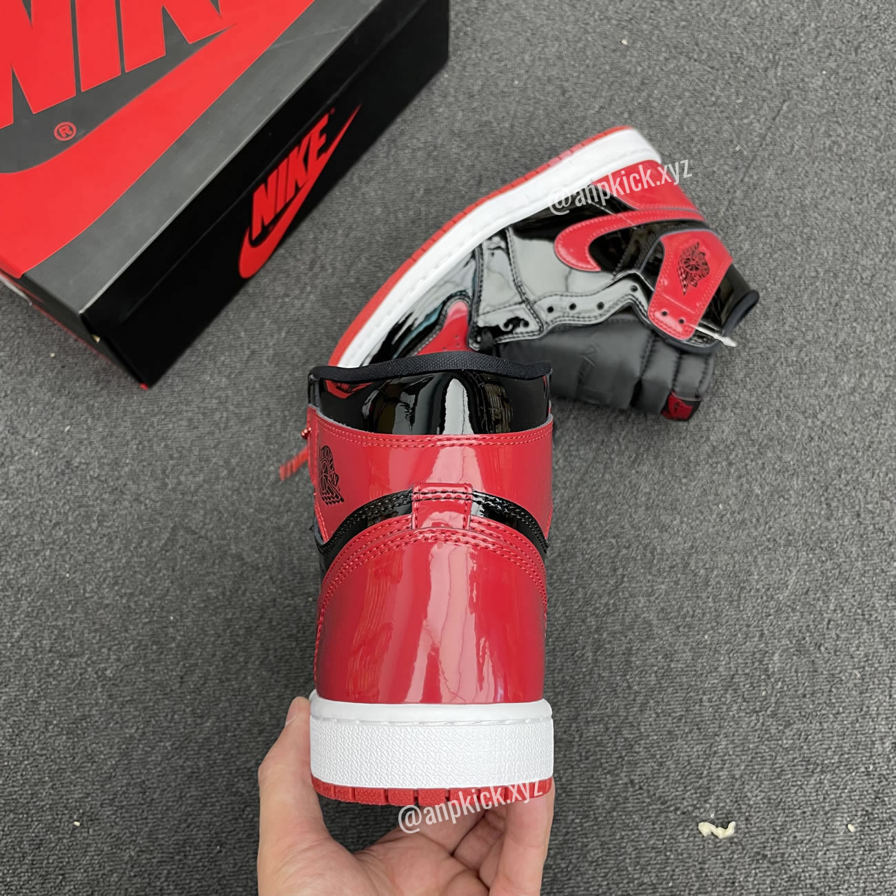 Air Jordan 1 High Og Bred Patent 555088 063 (6) - www.newkick.vip Air Jordan 1 High Og Bred Patent 555088 063 (6) - www.newkick.vip