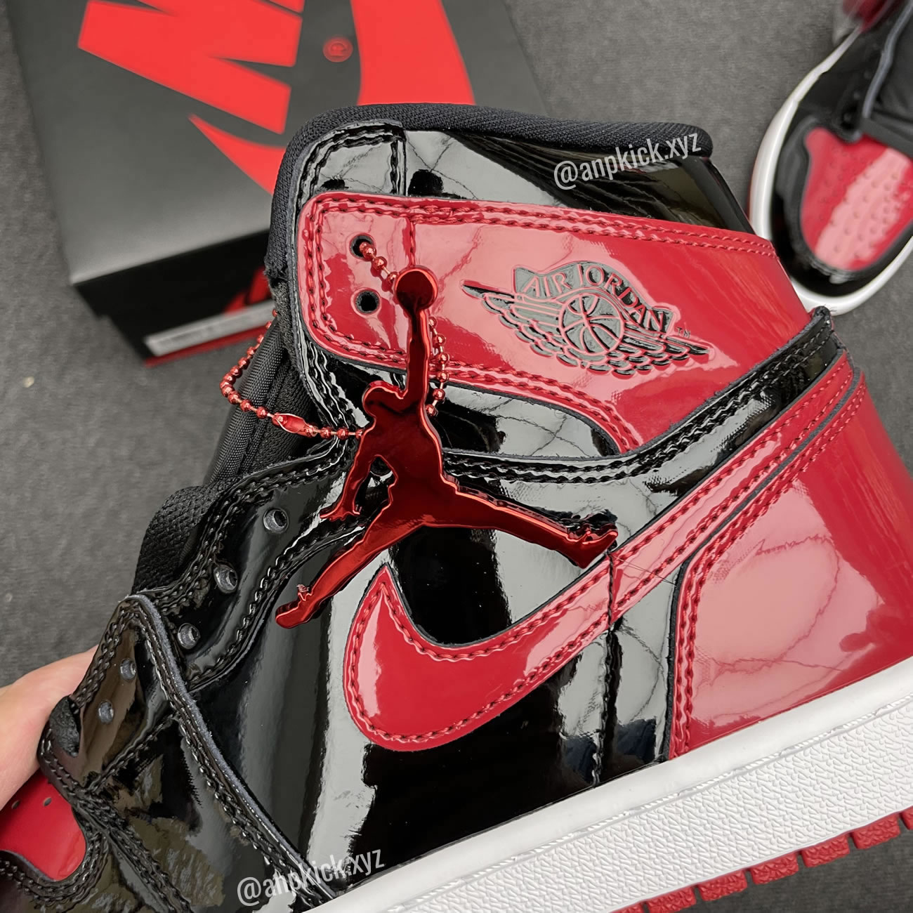 Air Jordan 1 High Og Bred Patent 555088 063 (8) - www.newkick.vip