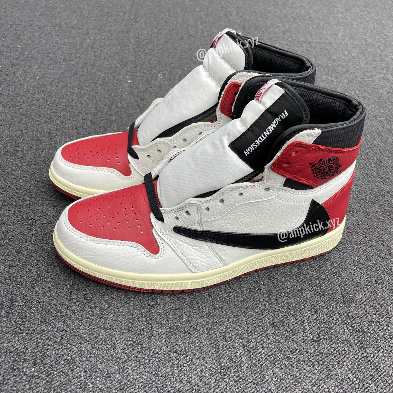 Travis Scott Air Jordan 1 High Og Sp White Red Black Fragment Anpkick Custom Making (2) - www.newkick.vip Travis Scott Air Jordan 1 High Og Sp White Red Black Fragment Anpkick Custom Making (2) - www.newkick.vip