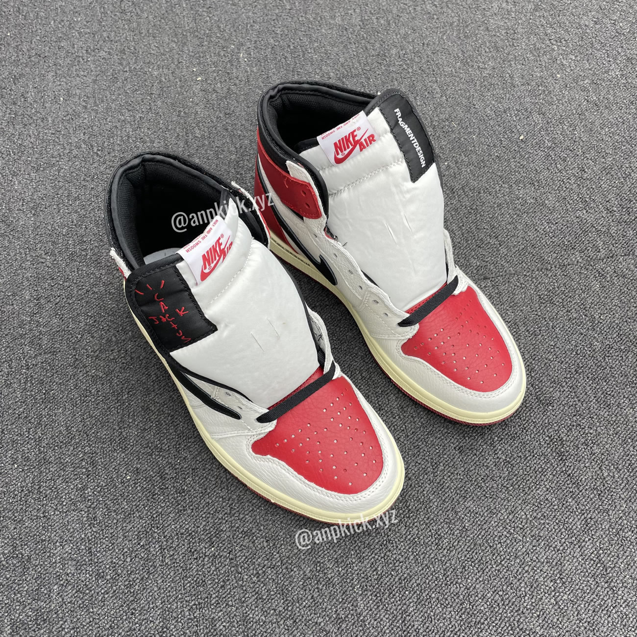 Travis Scott Air Jordan 1 High Og Sp White Red Black Fragment Anpkick Custom Making (3) - www.newkick.vip Travis Scott Air Jordan 1 High Og Sp White Red Black Fragment Anpkick Custom Making (3) - www.newkick.vip
