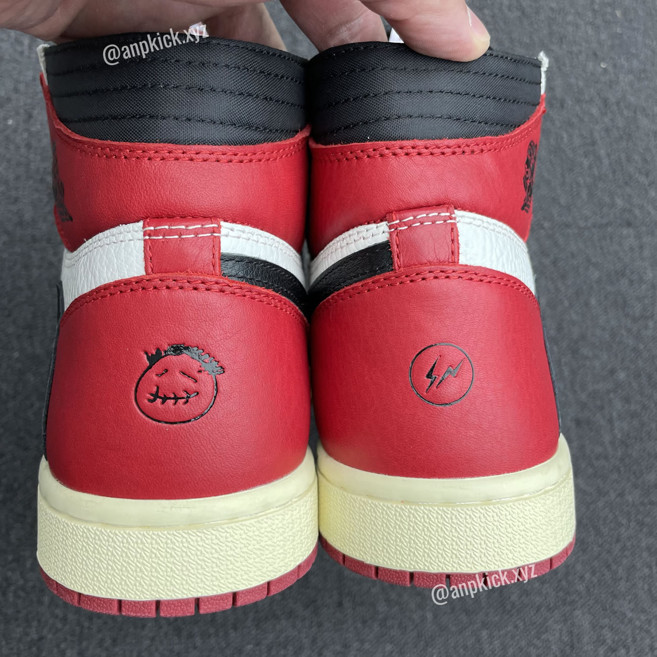 Travis Scott Air Jordan 1 High Og Sp White Red Black Fragment Anpkick Custom Making (5) - www.newkick.vip Travis Scott Air Jordan 1 High Og Sp White Red Black Fragment Anpkick Custom Making (5) - www.newkick.vip
