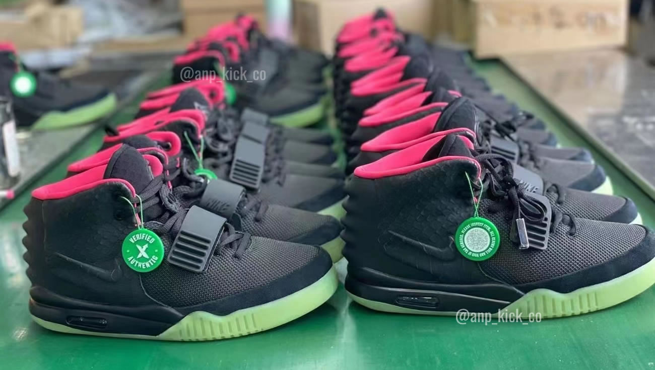 Anpkick Nike Air Yeezy 2 Solar Red 2012 508214 006 (1) - www.newkick.vip Anpkick Nike Air Yeezy 2 Solar Red 2012 508214 006 (1) - www.newkick.vip