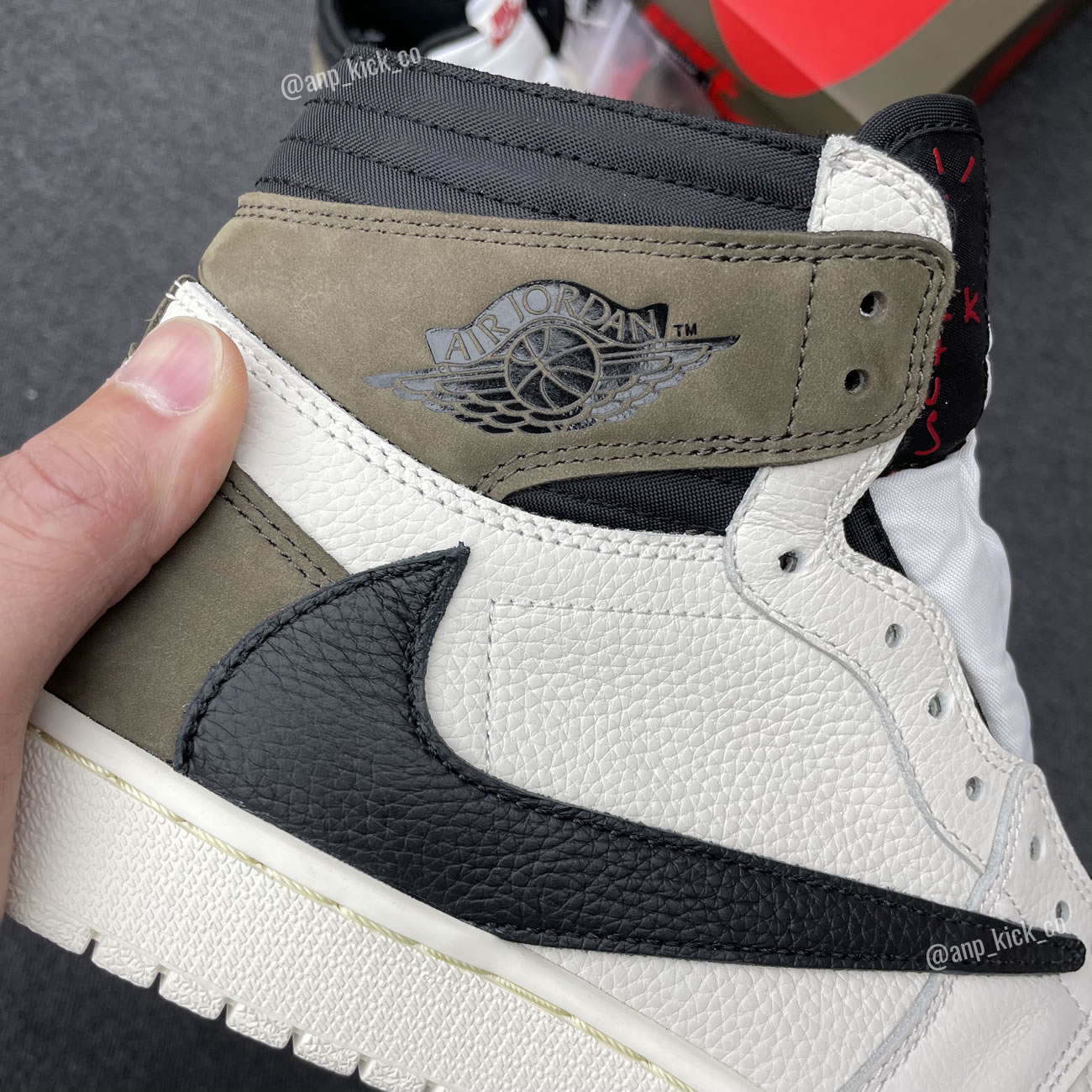 Travis Scott Air Jordan 1 High Og Sp White Brown Black Fragment Anpkick Custom Making (4) - www.newkick.vip Travis Scott Air Jordan 1 High Og Sp White Brown Black Fragment Anpkick Custom Making (4) - www.newkick.vip