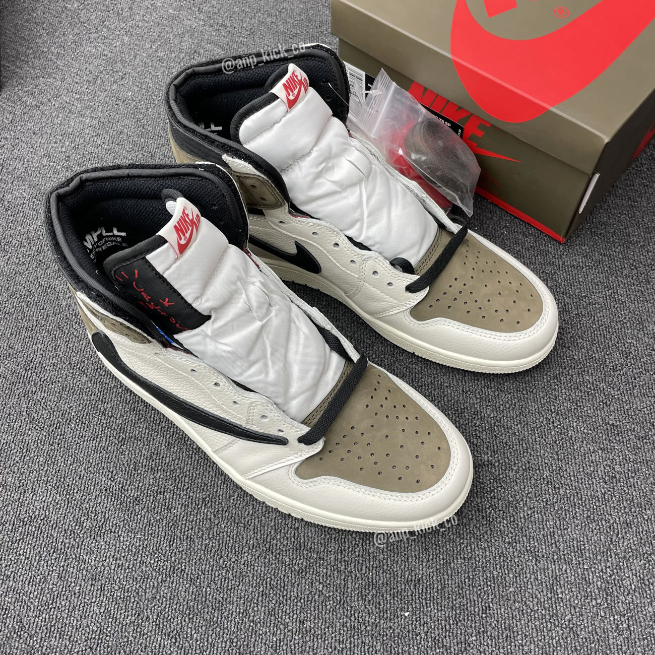 Travis Scott Air Jordan 1 High Og Sp White Brown Black Fragment Anpkick Custom Making (7) - www.newkick.vip Travis Scott Air Jordan 1 High Og Sp White Brown Black Fragment Anpkick Custom Making (7) - www.newkick.vip