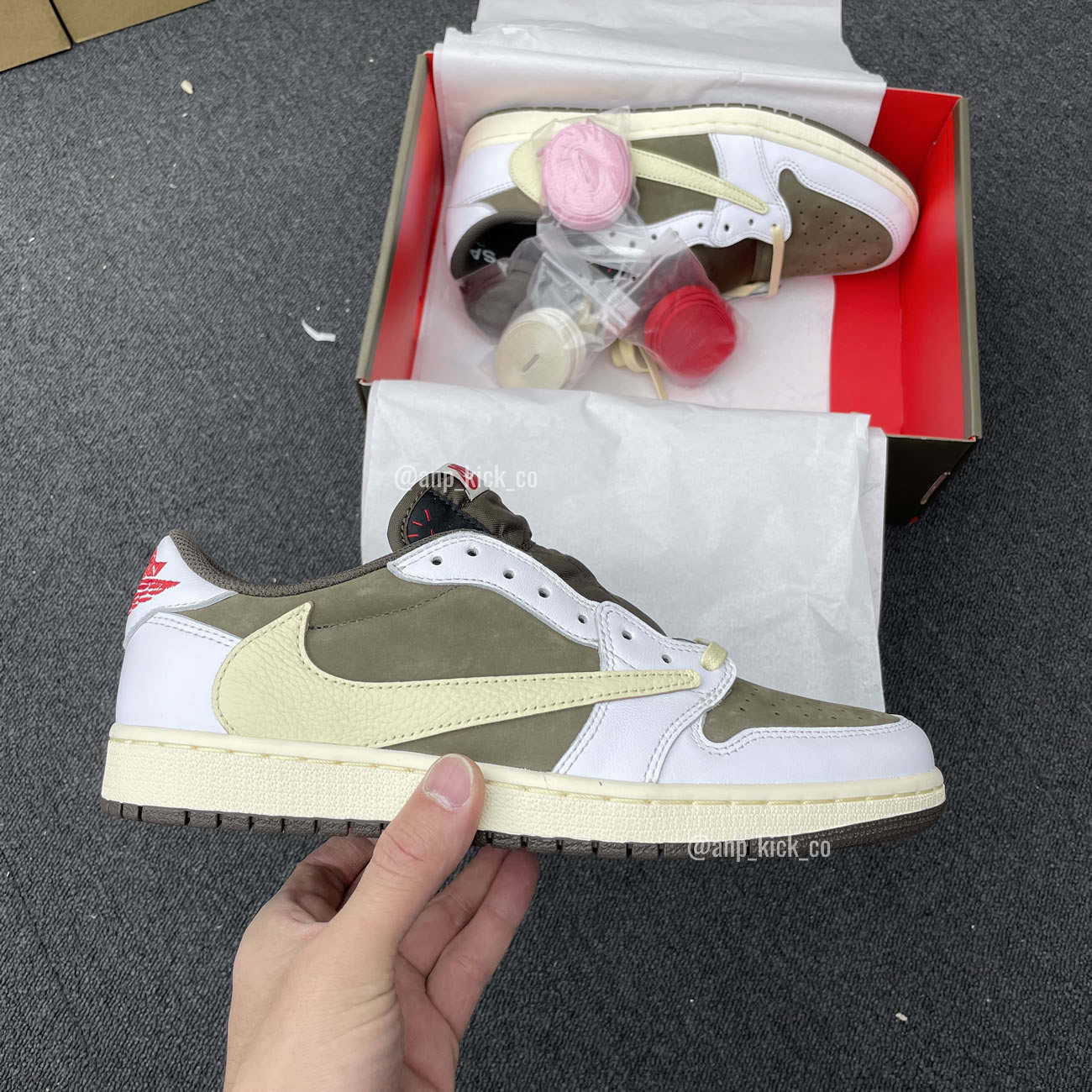 Travis Scott Air Jordan 1 Low White Brown Anpkick Custom Making (2) - www.newkick.vip