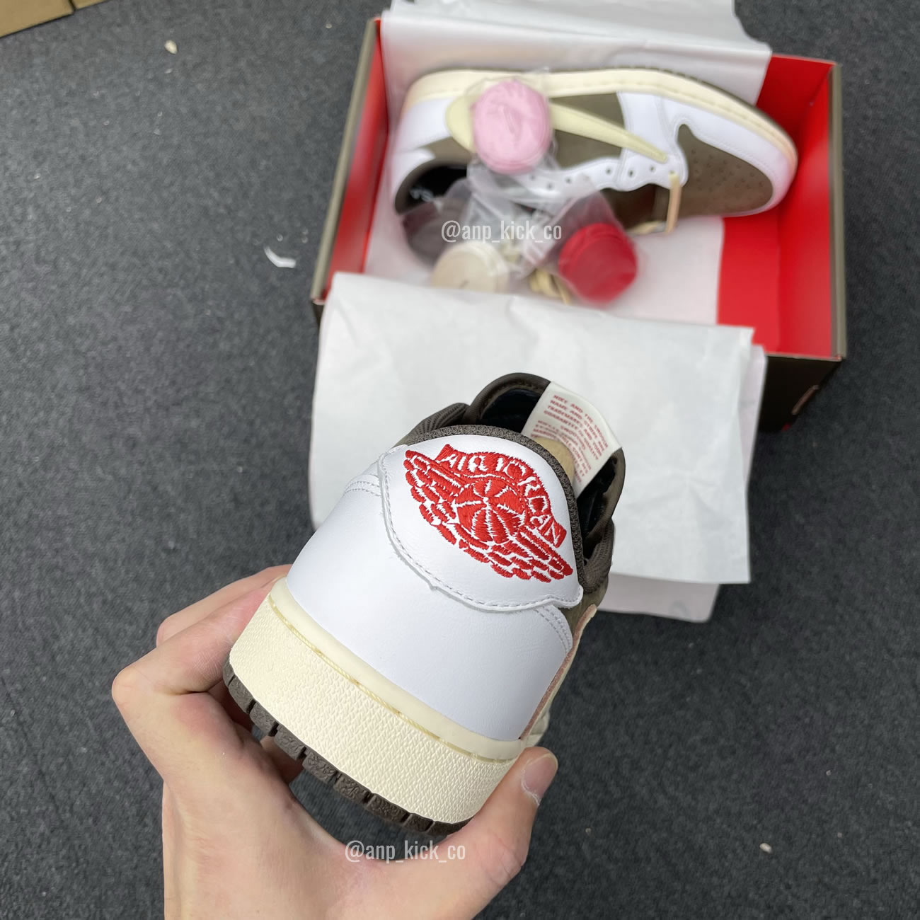 Travis Scott Air Jordan 1 Low White Brown Anpkick Custom Making (4) - www.newkick.vip