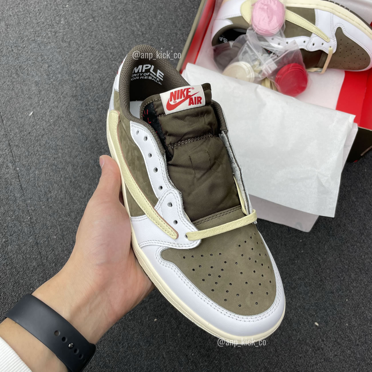 Travis Scott Air Jordan 1 Low White Brown Anpkick Custom Making (3) - www.newkick.vip