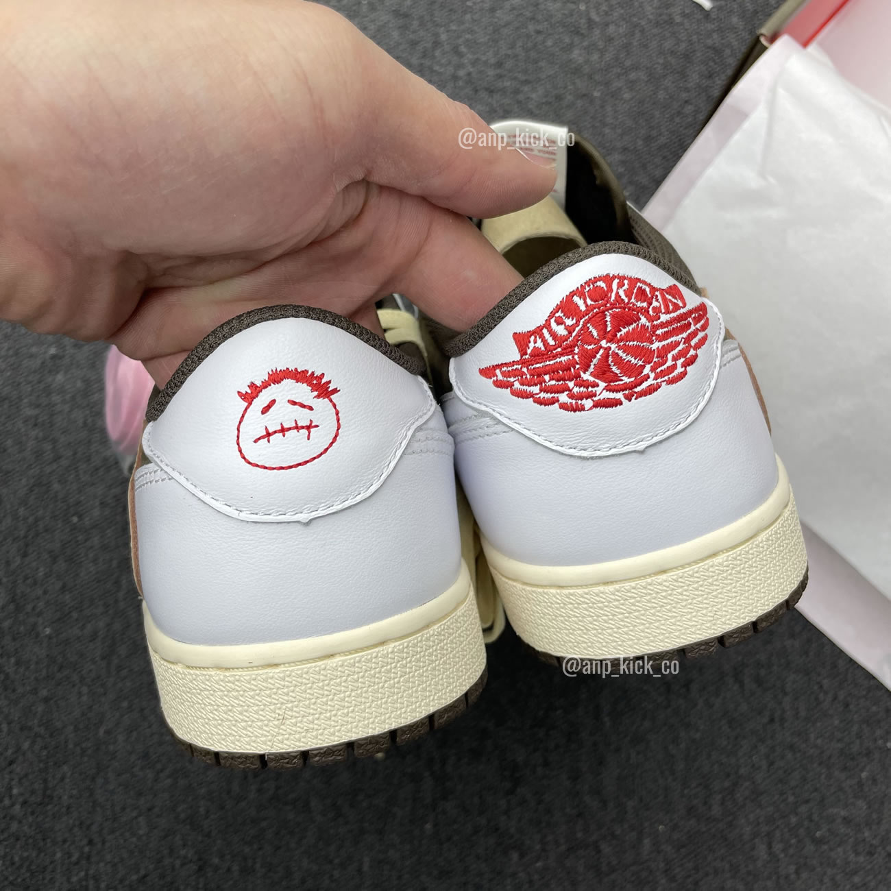 Travis Scott Air Jordan 1 Low White Brown Anpkick Custom Making (5) - www.newkick.vip