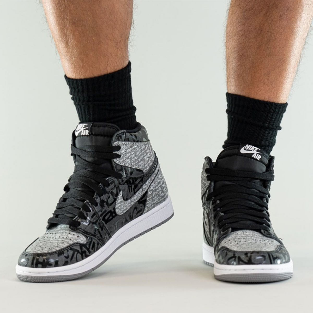 Air Jordan 1 High Og Rebellionaire Black White Particle Grey On Feet 555088 036 (7) - www.newkick.vip