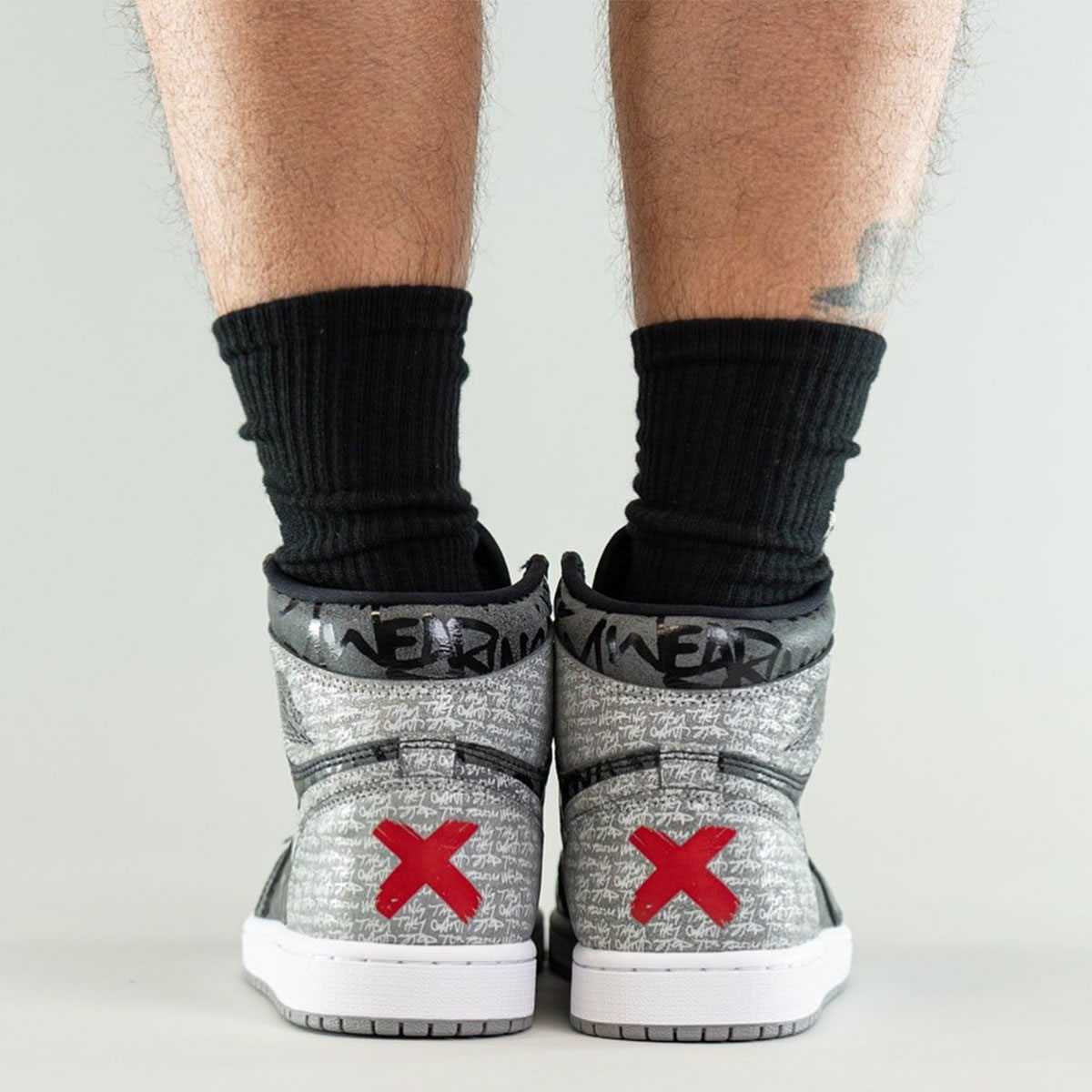 Air Jordan 1 High Og Rebellionaire Black White Particle Grey On Feet 555088 036 (9) - www.newkick.vip