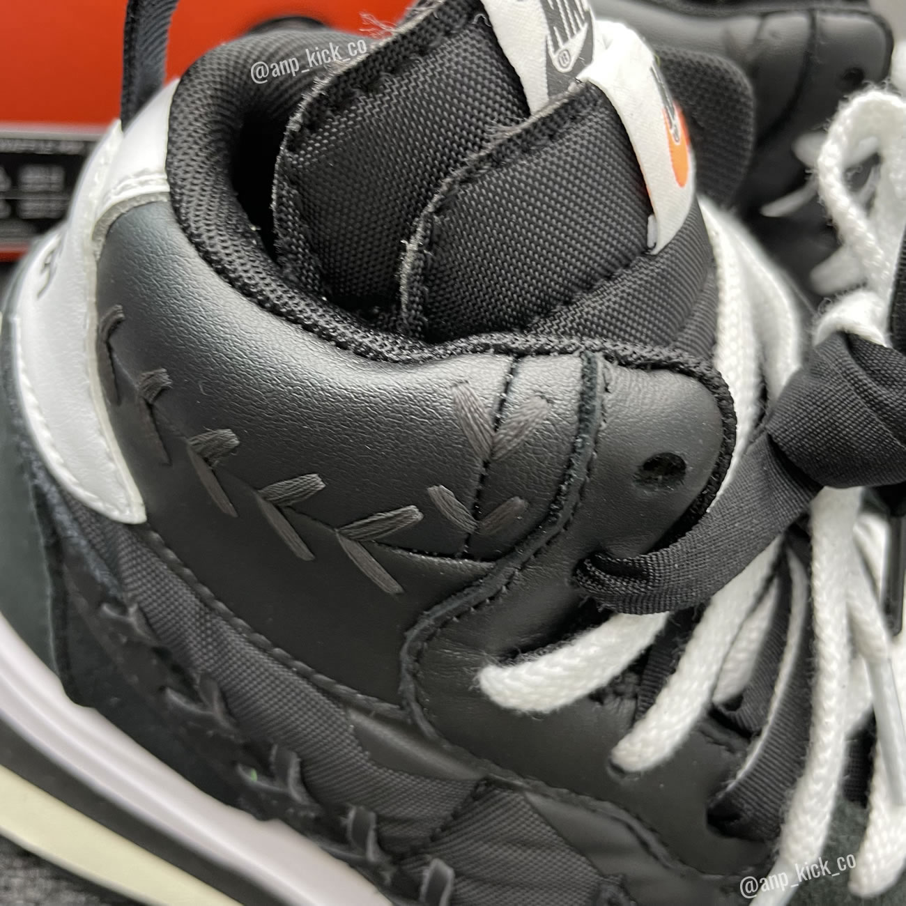 Sacai Nike Vaporwaffle Jean Paul Gaultier Black White Anpkick Dh9186 001 (12) - www.newkick.vip